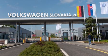 Czekasz na SUV-a Porsche, Audi lub VW? Fabryka właśnie stanęła
