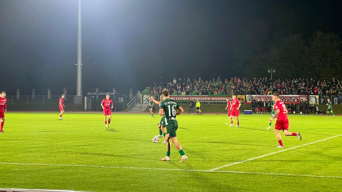 WP SportoweFakty / Krzysztof Sędzicki / Na zdjęciu: mecz I rundy STS Pucharu Polski Lechia Tomaszów Mazowiecki - Śląsk Wrocław