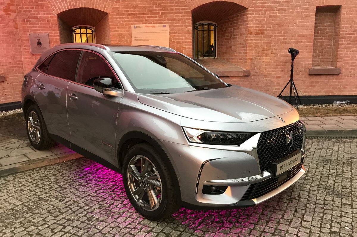 Polska premiera DS 7 Crossback: nawet lusterko wsteczne łączy się ze smartfonem