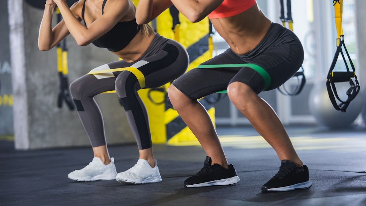 Wakacyjne-aktywności-trening-siłowy-jakie-buty-sportowe-wybrać-2