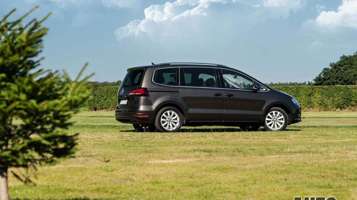 Sharan pod względem wyglądu zmienił się niewiele, drobne zmiany dostrzeże tylko wprawne oko lub fan marki.