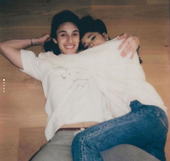 Kim jest narzeczony Ariany Grande, Dalton Gomez?