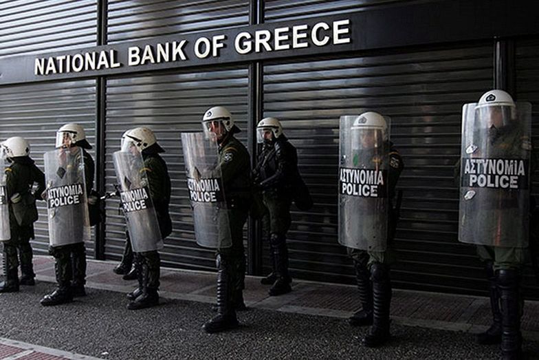 Grecy wyszli na ulice przeciw Ciprasowi i z poparciem dla Unii