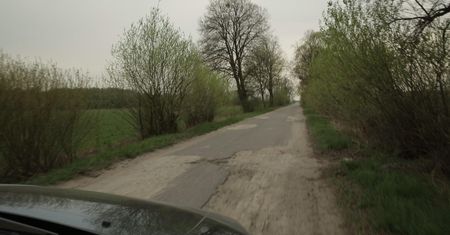 Radość w gminie odciętej od świata. Są pieniądze na remont "najgorszej drogi w Polsce"
