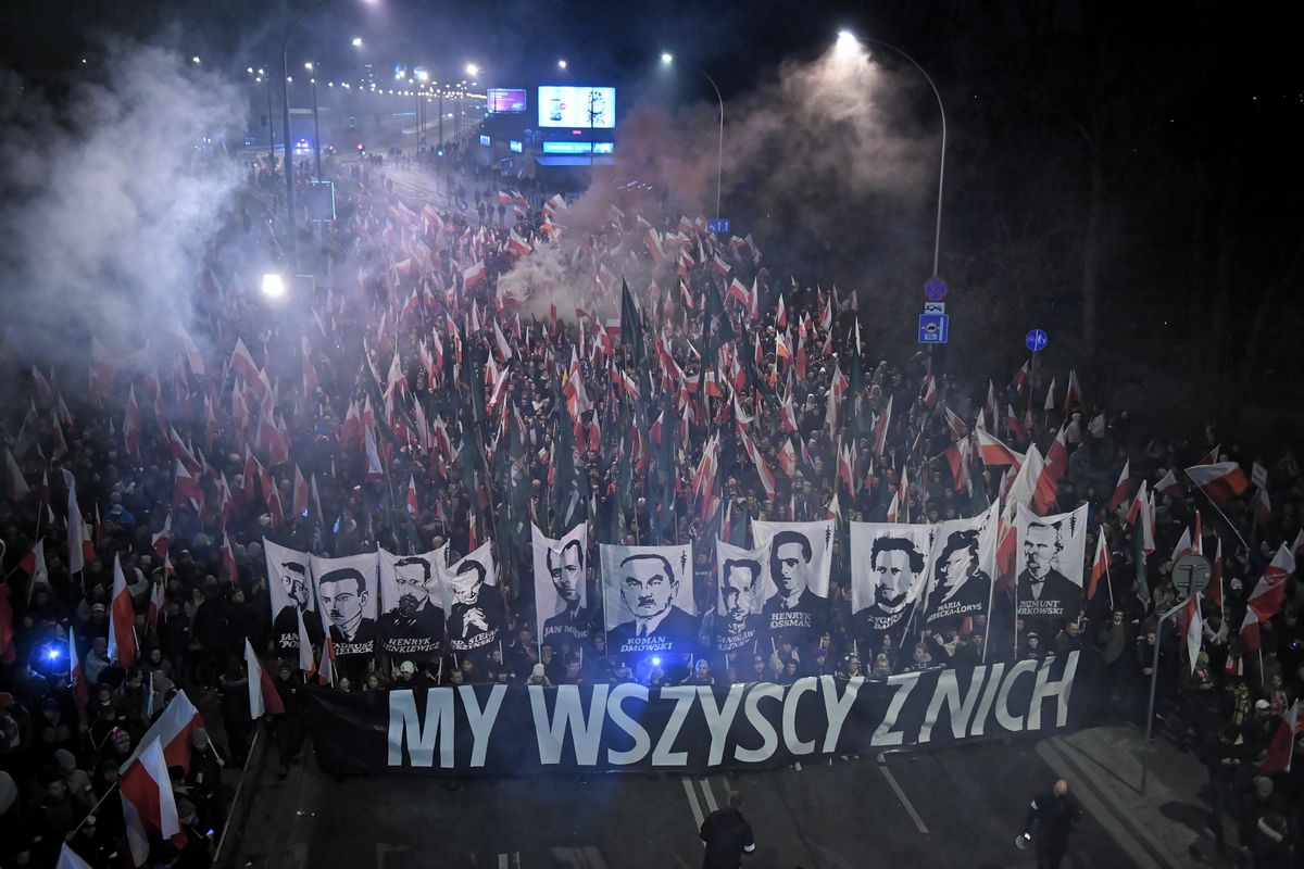 11 listopada. Marsz Niepodległości w Warszawie otworzy wspólna modlitwa. Uczestnicy odmówią różaniec na Rondzie Dmowskiego 