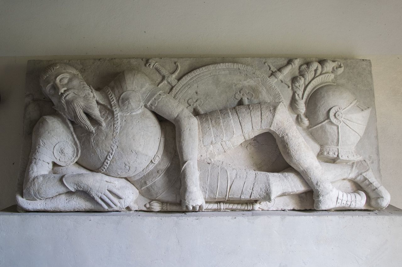 Tajemnica z Żychlina. Historyk rozpracował zagadkę kamiennej tablicy