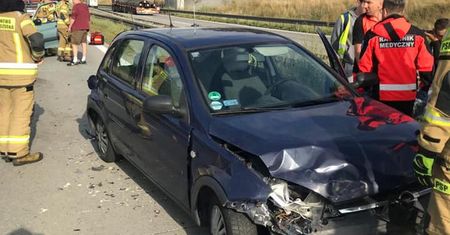 Wrocław. Wypadek na autostradzie A4. Zderzenie czterech samochodów, ogromny korek w Kostomłotach