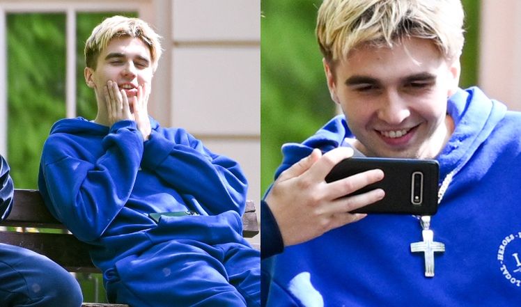 Mata w niebieskim dresie