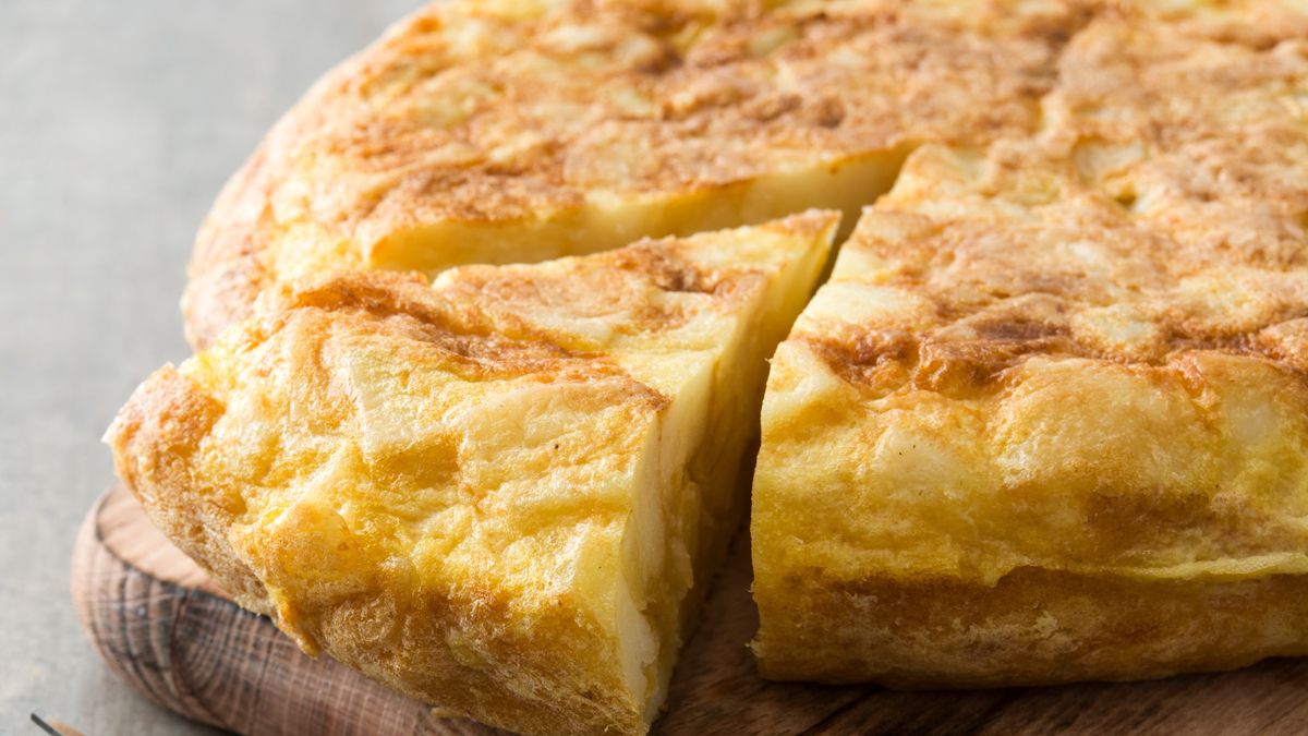Omlet biszkoptowy z bananem najlepiej smakuje na ciepło