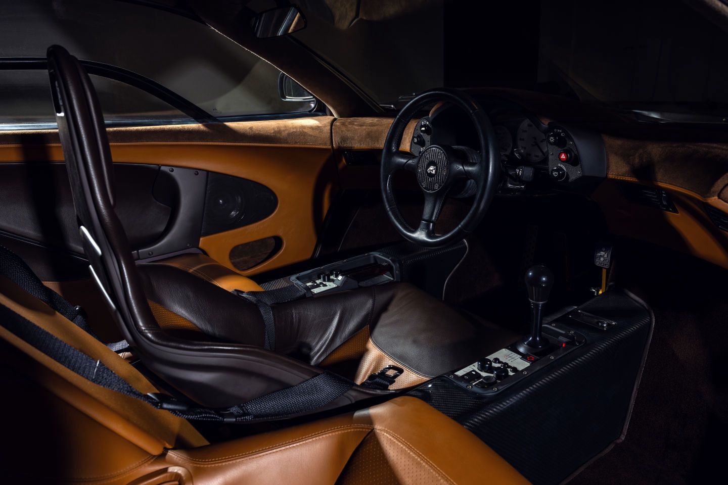 McLaren F1 z niezwykle niskim przebiegiem. Ostatni właściciel chuchał i dmuchał