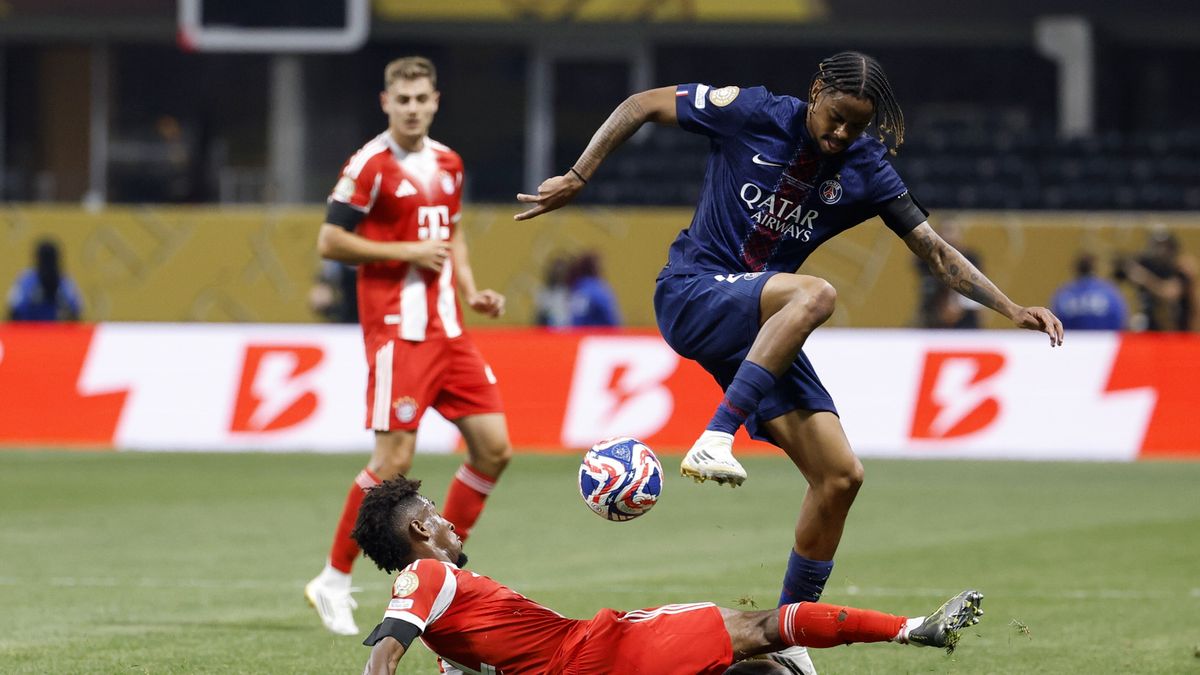 PAP/EPA / ERIK S. LESSER / Na zdjęciu: piłkarze PSG i Bayernu