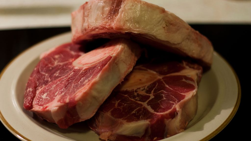 Surowa goleń tylna wołowa (samo mięso, II klasa mięsa)