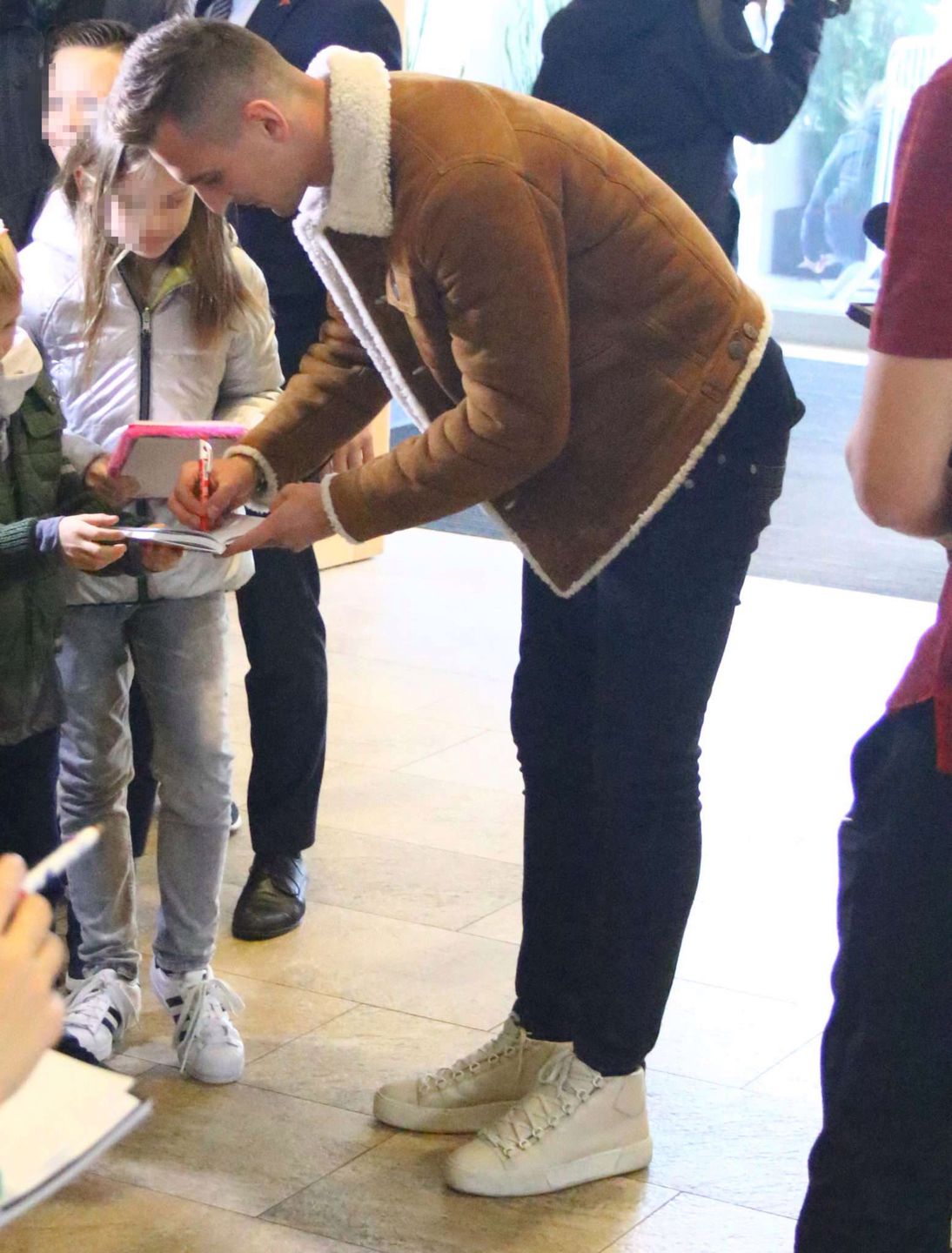 Arkadiusz Milik rozdał autografy w hotelu