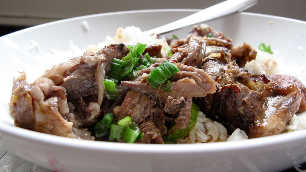 Goleń tylna wołowa (samo mięso) gotowana na wolnym ogniu (II klasa mięsa)