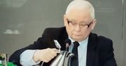 Kaczyński zajrzał do dzbanka przed komisją. Internauci zaczęli snuć domysły