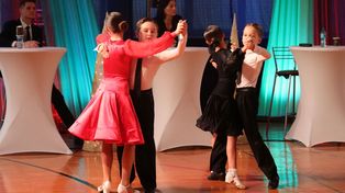 Szczecinek: Blisko 250 par tańczyło na Mikołajkowym Turnieju Krono Cup