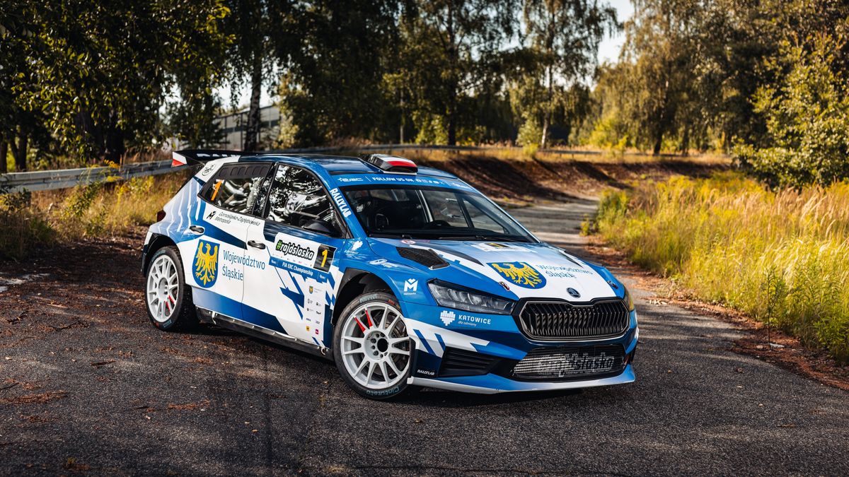 Materiały prasowe / Maciej Niechwiadowicz / Na zdjęciu: Skoda Fabia RS Rally2 promująca Rajd Śląska