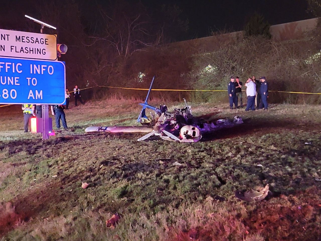 A handout photo made available by the Metropolitan Nashville Police Department (MNPD) shows debris at the site of a small plane crash alongside Interstate 40 in Nashville, Tennessee, USA, 04 March 2024. Five persons on board the airplane have died in the crash on the side of the eastbound lanes of Interstate 40, police said. There were no reports of injuries to drivers on the interstate, the Nashville Fire Department said. Authorities are investigating the cause of the accident. EPA/METROPOLITAN NASHVILLE POLICE DEPARTMENT HANDOUT -- BEST QUALITY AVAILABLE -- HANDOUT EDITORIAL USE ONLY/NO SALES HANDOUT EDITORIAL USE ONLY/NO SALES Dostawca: PAP/EPA.