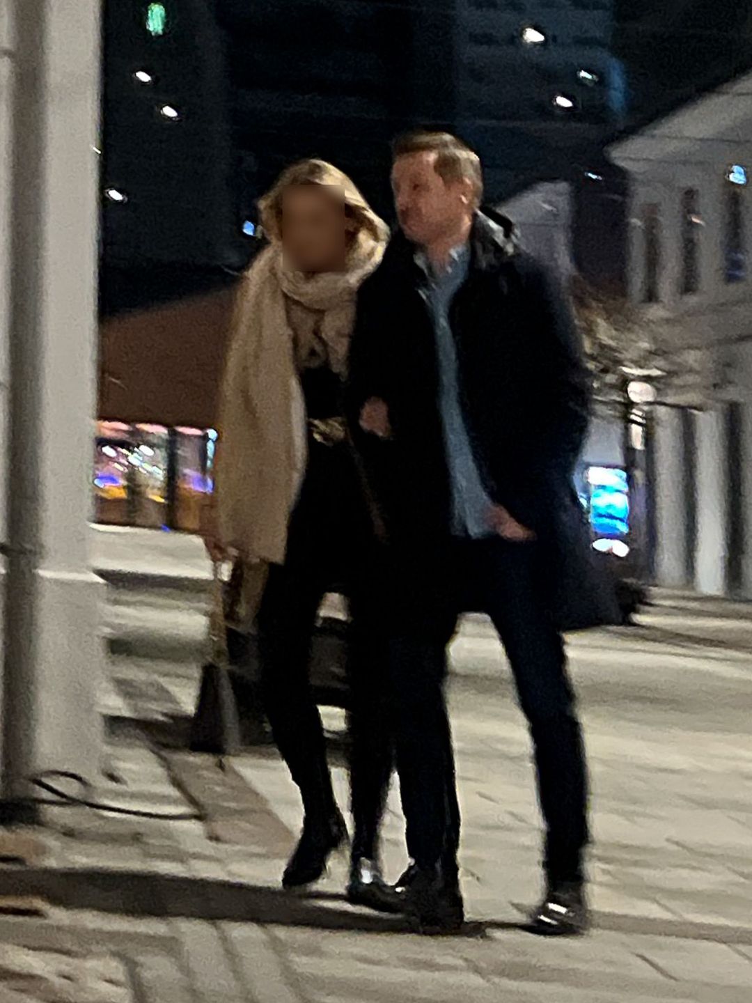 Rafał Mroczek z tajemniczą blondynką
