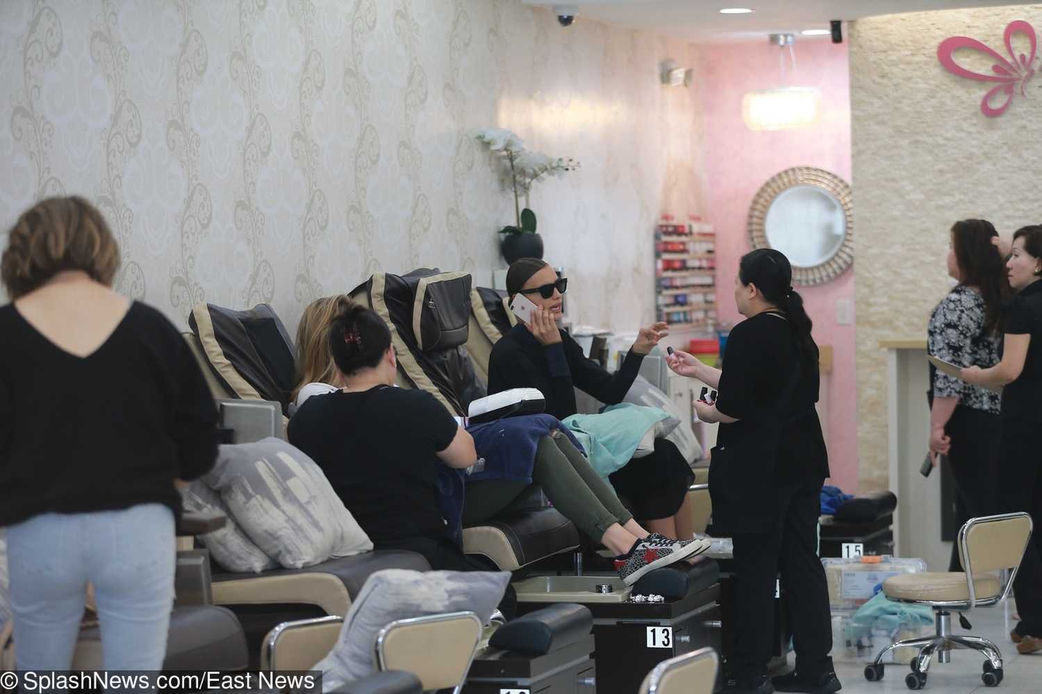 Irina Shayk w salonie piękności