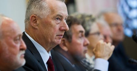 Wybory samorządowe 2014. PKW decyduje - korzystać z systemu