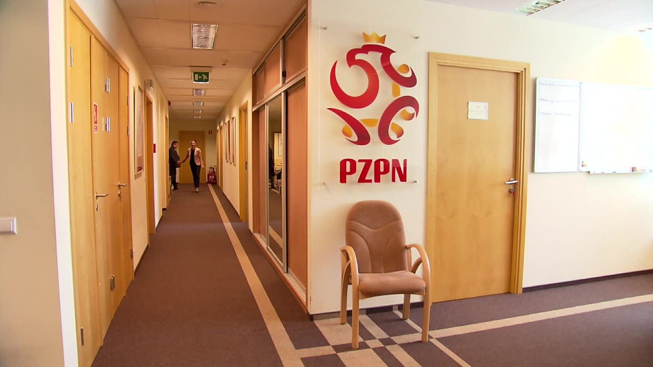 Członek zarządu PZPN i były sekretarz zatrzymani przez CBA