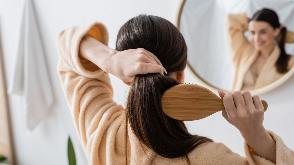 Kwas oleinowy ma pozytywny wpływ na włosy i skórę.