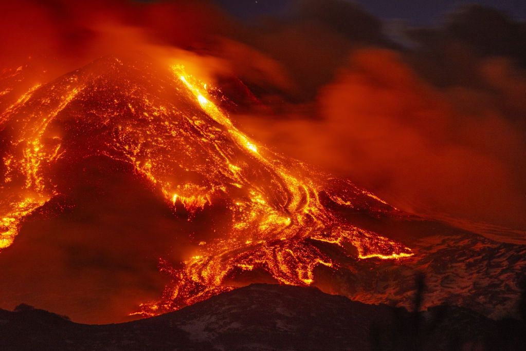 Erupcja wulkanu Etna 16 lutego 2021 r.