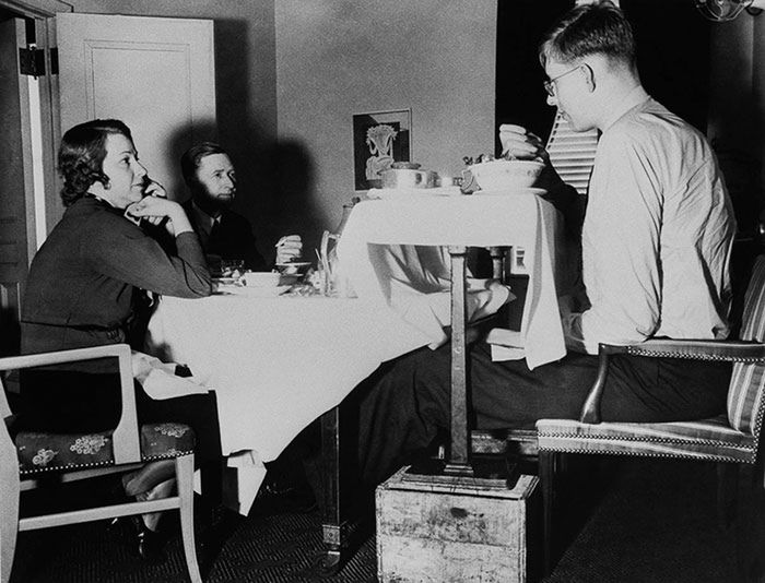 Robert Wadlow miał prawie 3 metry wzrostu. Zobacz historyczne zdjęcia 11