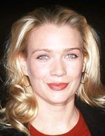 Laurie Holden strzela do zombie