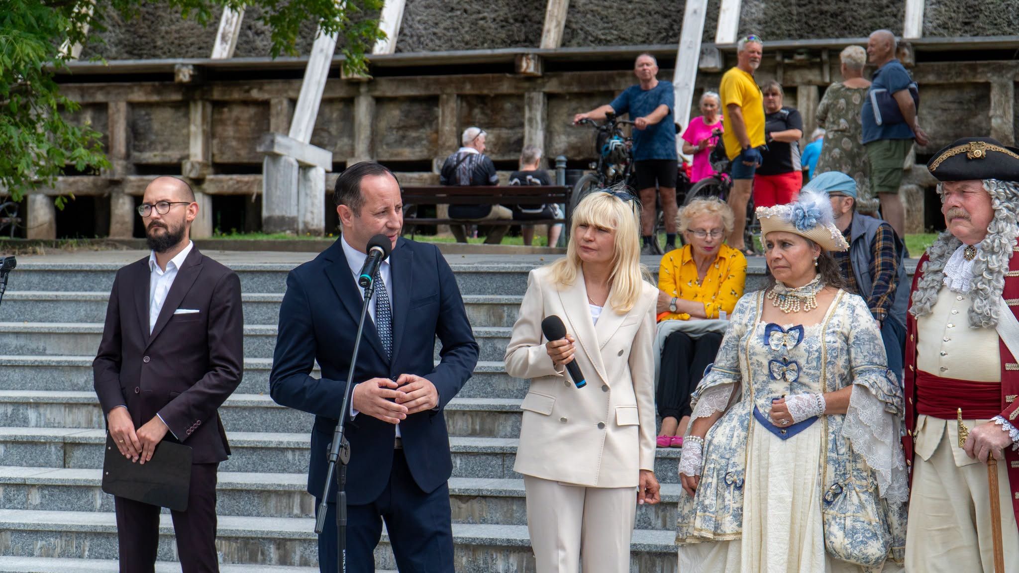 Odsłonięcie tablicy pamiątkowej w Ciechocinku
