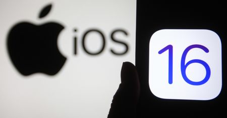 iPhone staje się coraz bardziej otwarty. iOS 16.4 wprowadza małą, ale ważną zmianę