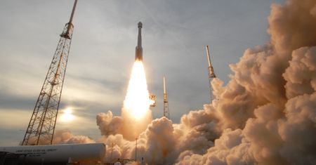 Polecą w kosmos po śmierci. Prochy zmarłych trafią na orbitę