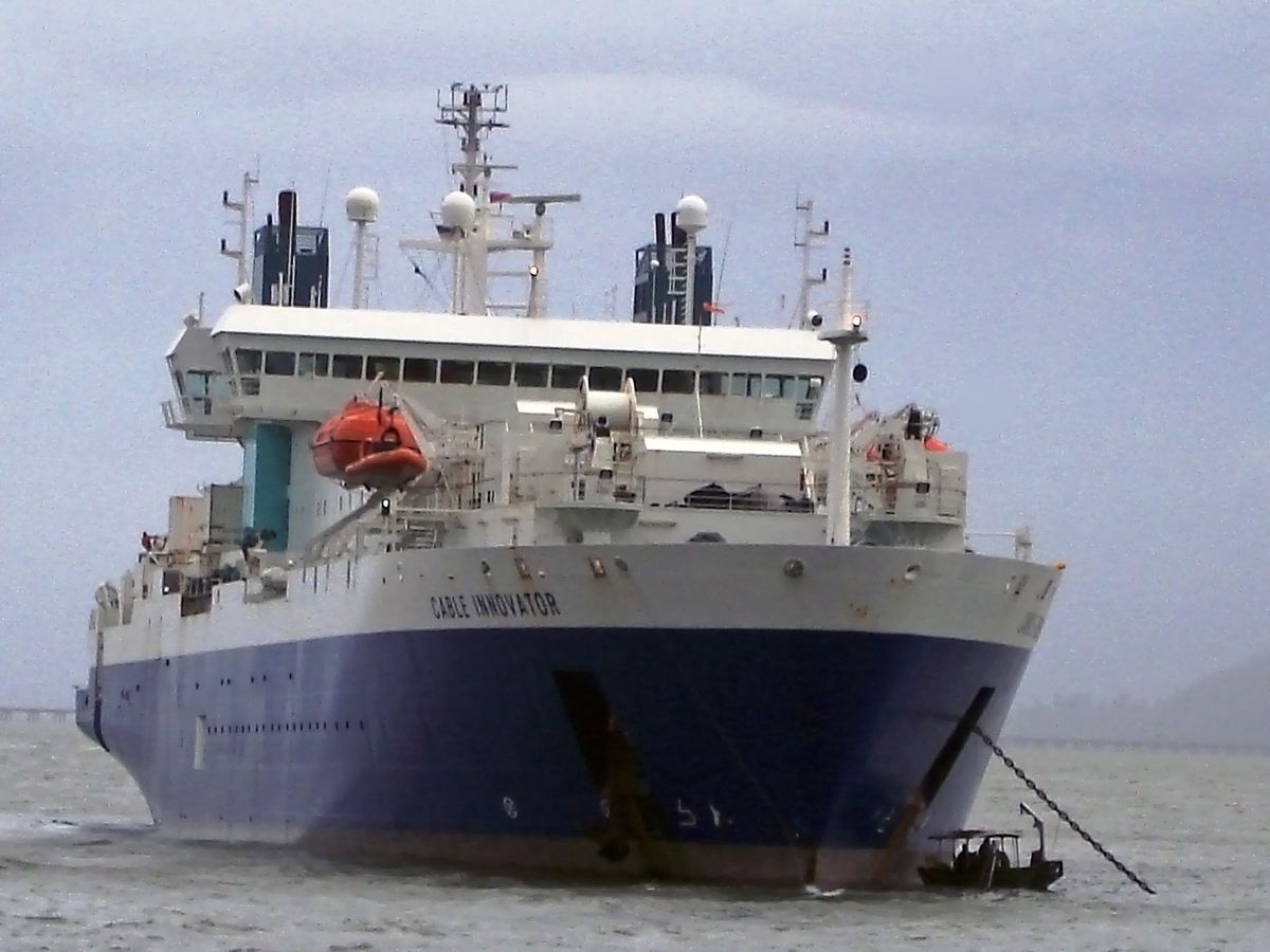Cable Innovator był jednym ze statków użytych do układania kabli łączących kontynentalną Norwegię ze Svalbardem