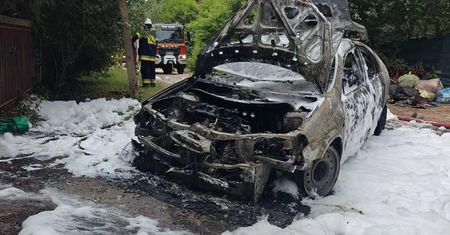 Pożar samochodu osobowego w Matyldowie. Na miejscu straż pożarna, pogotowie i policja!