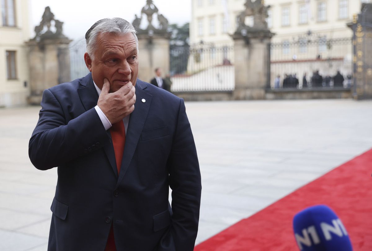 Węgierski przywódca wygwizdany w drodze na nieformalny szczyt Rady Europejskiej w Pradze
