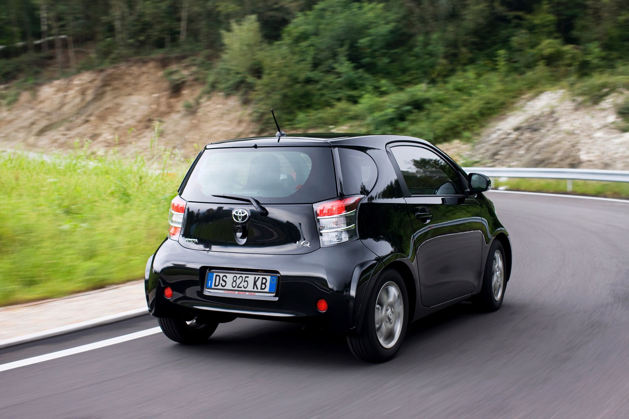 Toyota iQ