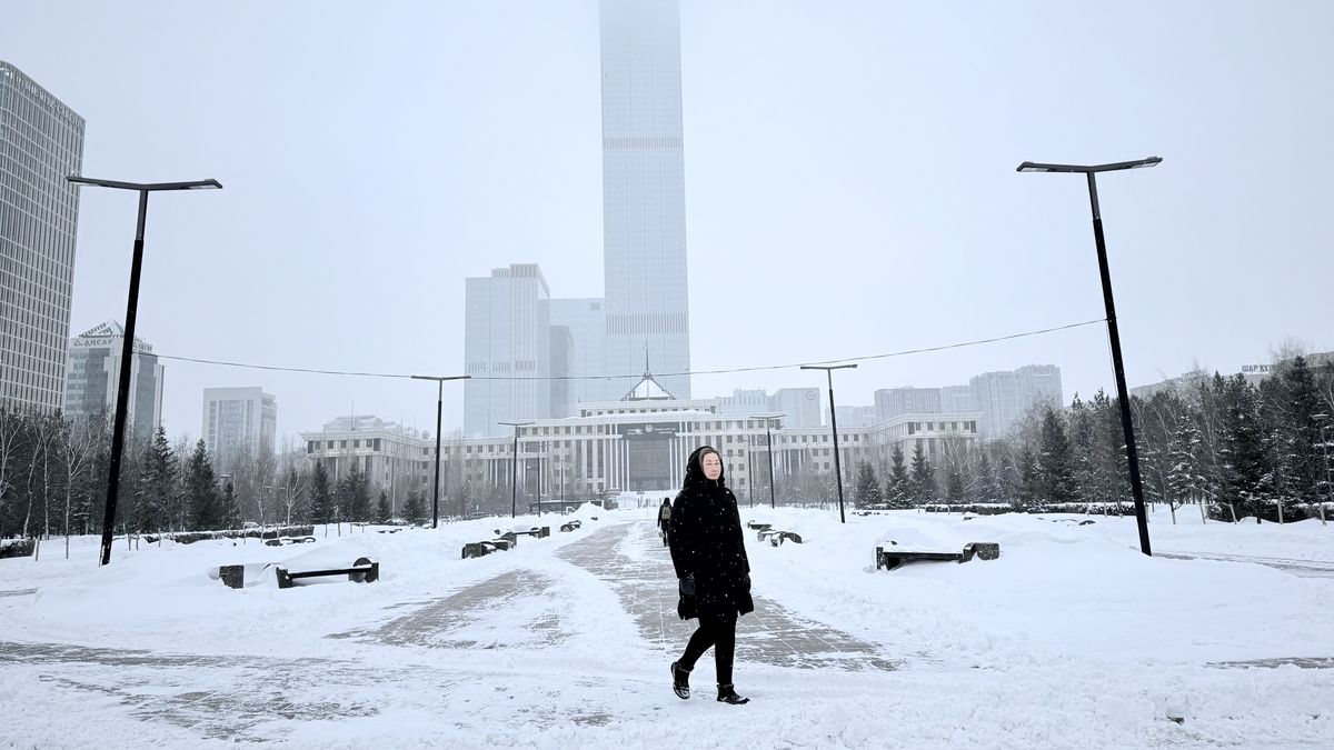 W Astanie (Kazachstan) w ciągu jednego dnia spadło ok.20 cm śnie
