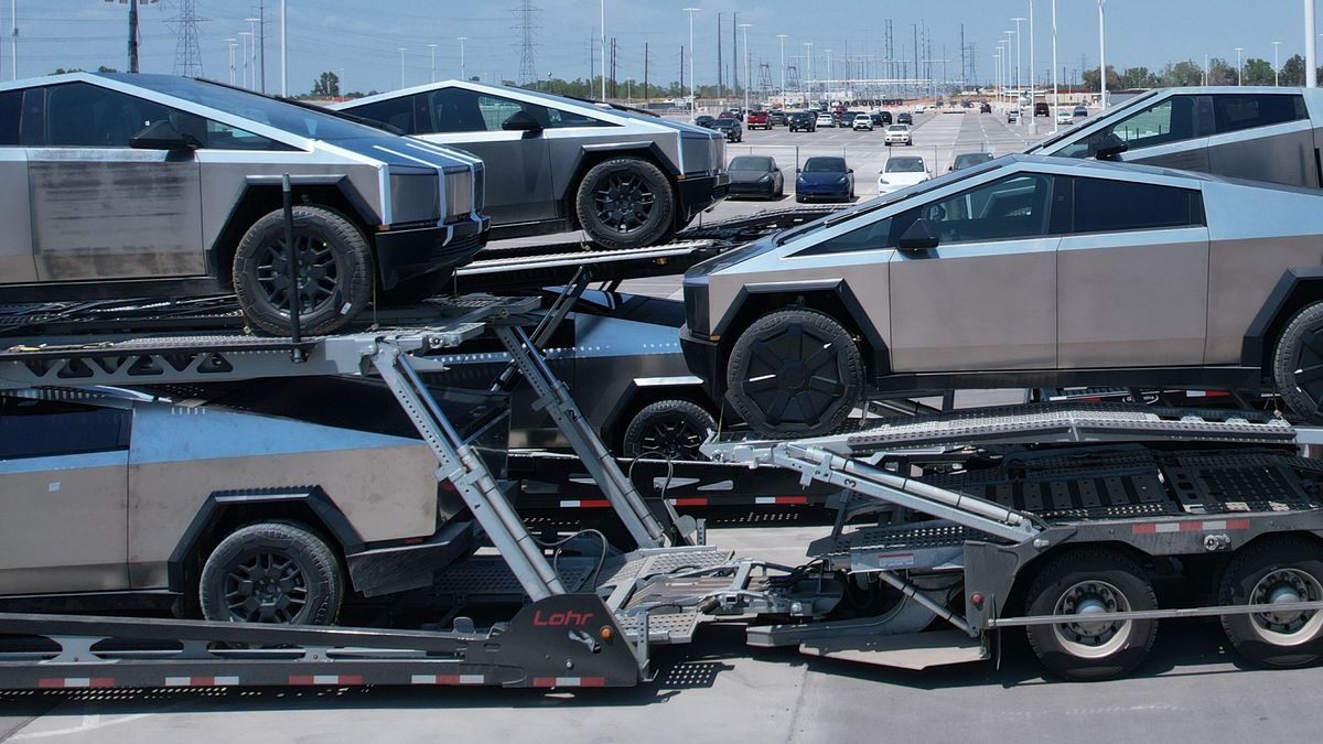 Jeśli plotki okażą się prawdą, to prawdopodobnie pierwsze auta trafią do klientów pod koniec września br.