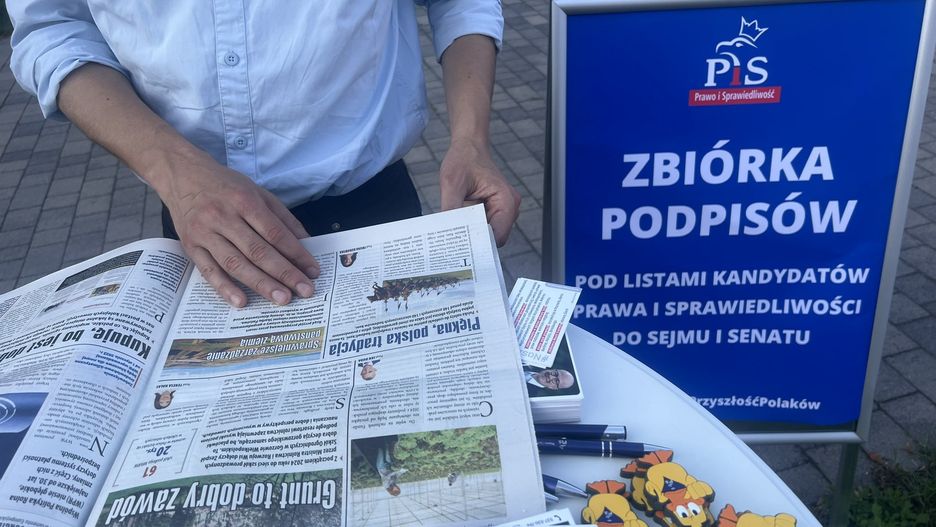 Politycy PiS zbierają podpisy pod listą kandydatów komitetu, choć konkretne nazwiska nie zostały jeszcze zaprezentowane przez partię rządzącą