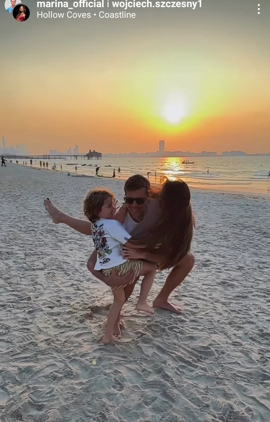 Marina, Liam i Wojtek Szczęsny na plaży