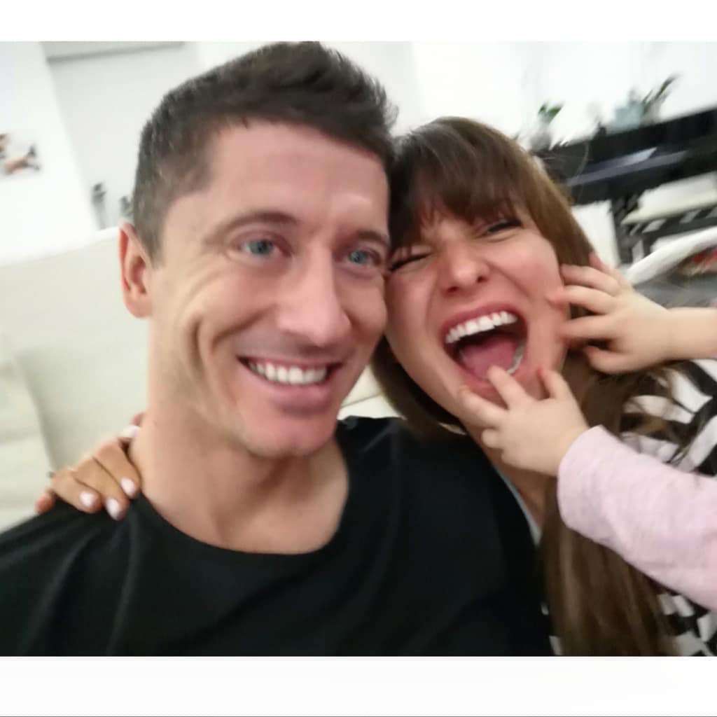 Anna Lewandowska, Robert Lewandowski i Klara Lewandowska na rodzinnym zdjęciu
