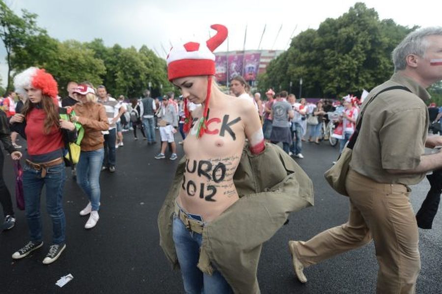 Femen w Warszawie! (zdjęcia i wideo)
