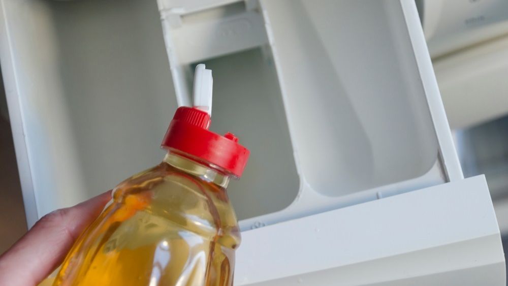 Dodaj do prania, a chemiczne środki nie będą potrzebne. Kosztuje mniej niż 5 zł