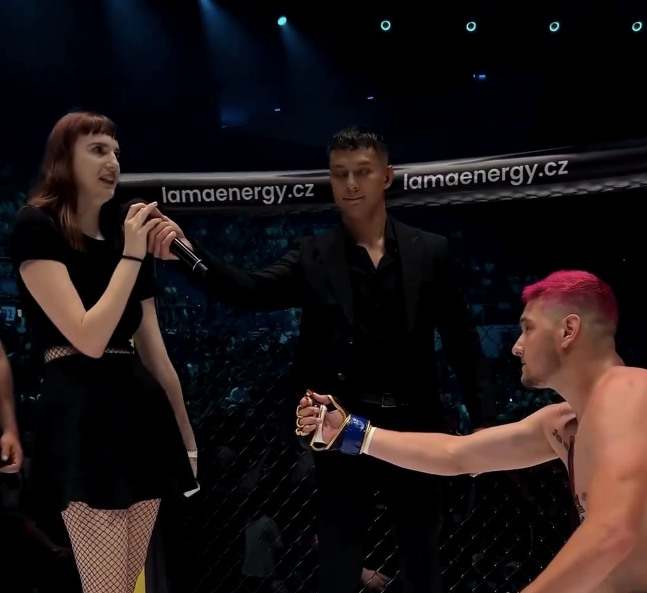 An MMA fighter wanted to propose to his beloved in the octagon