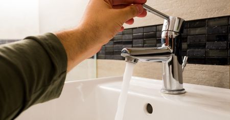 5 domowych tricków. Tak obniżysz rachunek za wodę