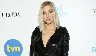 Karolina Pajączkowska na jachcie. Chwali się zgrabnymi nogami