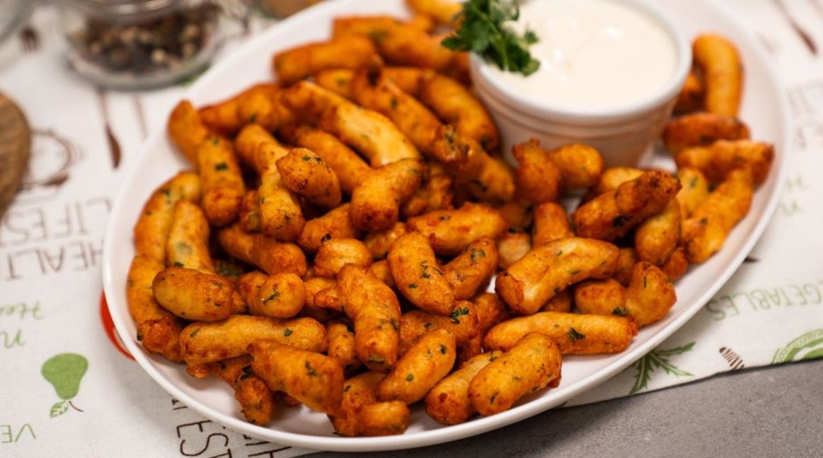 Kąski ziemniaczane to smaczna o chrupiąca przekąska