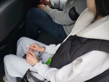 Warszawa: Bielańscy policjanci zatrzymali parę z mefedronem w aucie