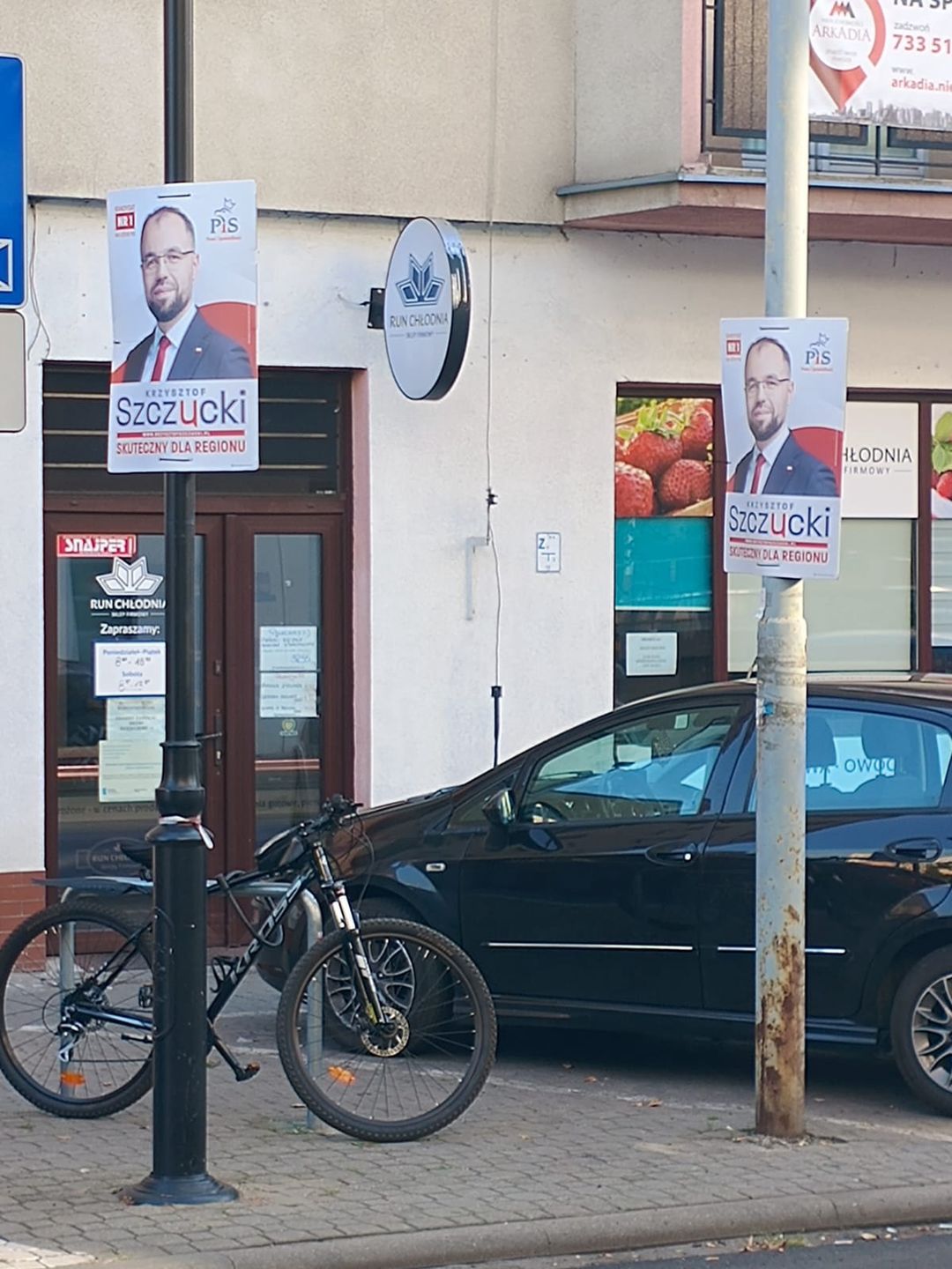 Urzędnicy twierdzą, że plakaty wyborcze wiszą nielegalnie